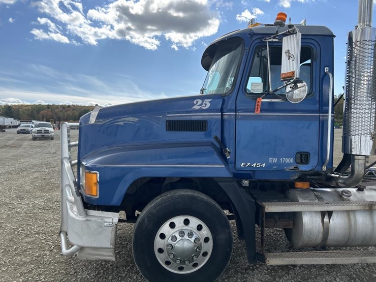 1997-mack-ch613-image-11