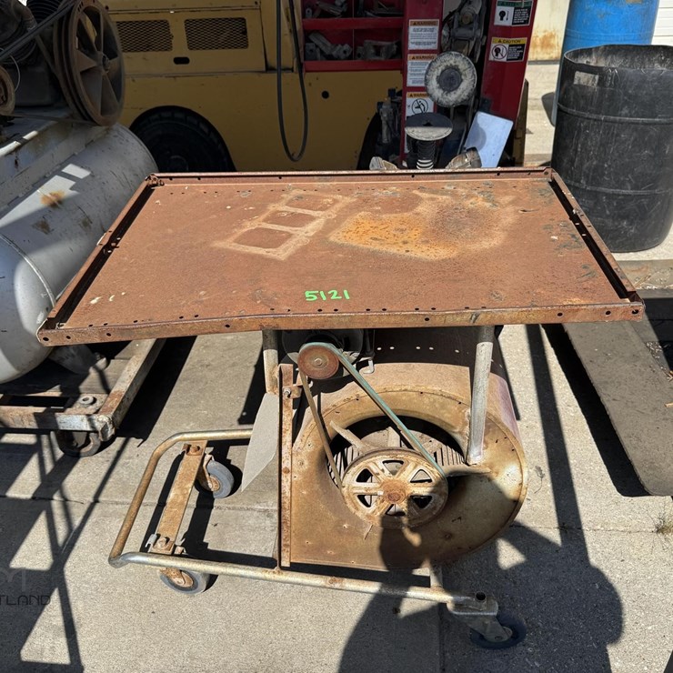 INDUSTRIAL SHOP FAN ON ROLLING CART INDUSTRIAL SHOP FAN ON ROLLING CART