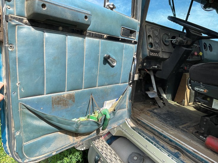 #4432-•-1989-international-grain-truck-(no-title)-image-29