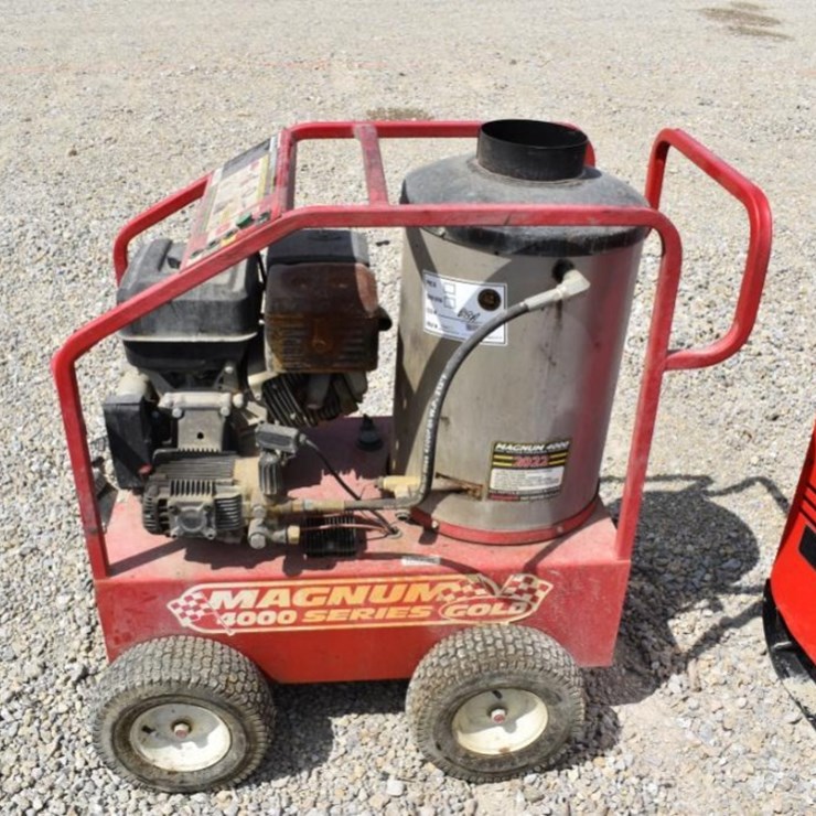 Magnum 4000 Series Gold Pressure Washer - 15 HP, 4000 PSI