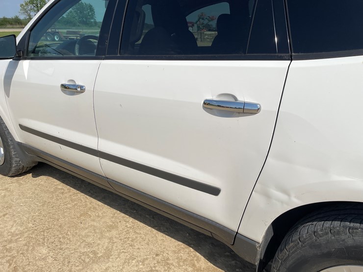2012-chevrolet-traverse-ls-image-26