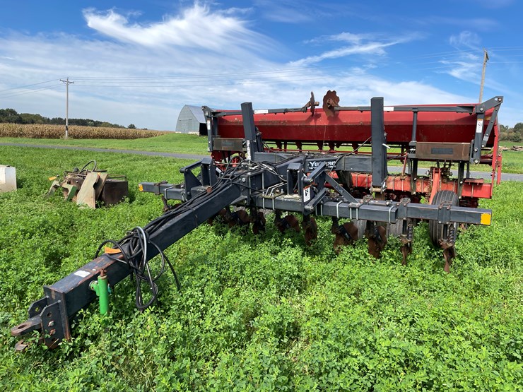 #4455-•-case-5400-soybean-special-grain-drill-image-1