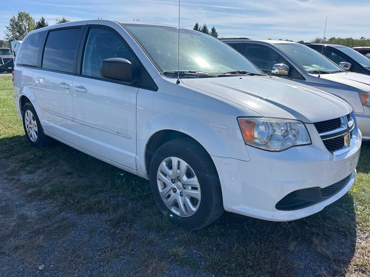 2015-dodge-grand-caravan-image-3