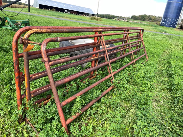 #4460-•-(3)-cattle-gates-image-2