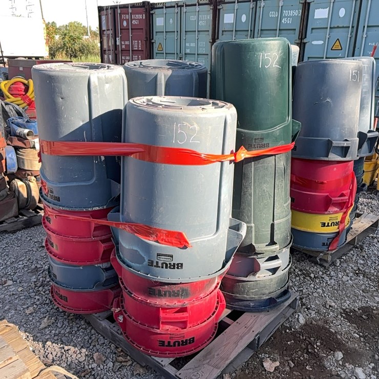 PALLET WITH (17) TRASH BARRELS SUPPORT EQUIPMENT