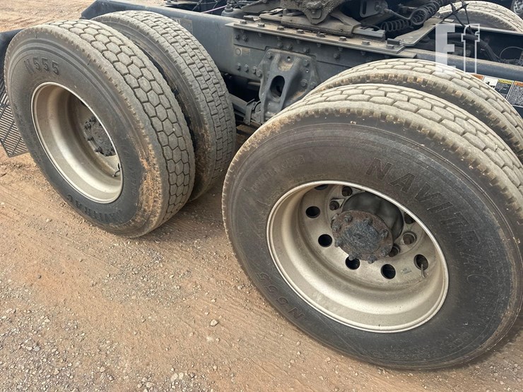 2019-kenworth-t680-image-10