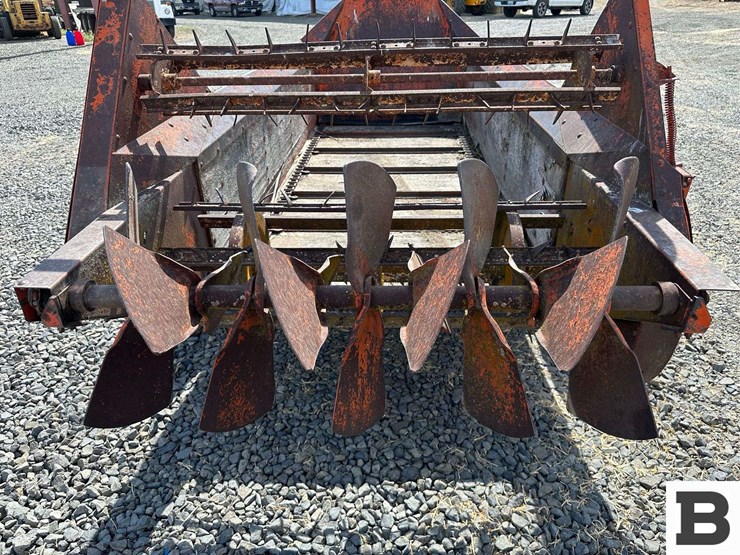 case-manure-spreader-image-12