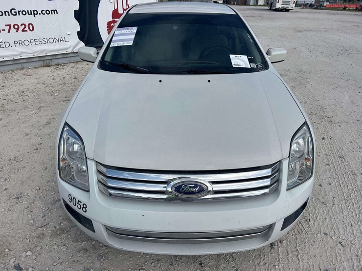 2008-ford-fusion-se-sedan-image-23