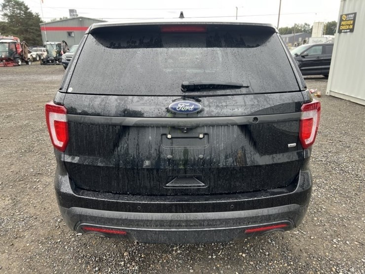 2017-ford-explorer-image-5