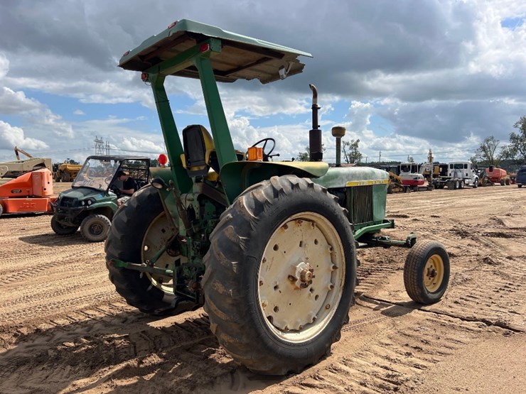 john-deere-3020-image-4