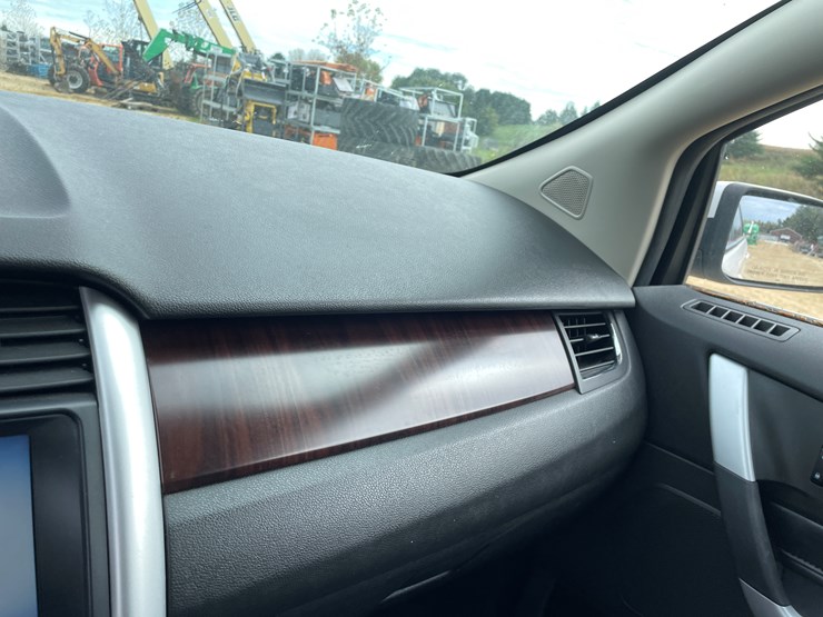 2011-ford-edge-image-61