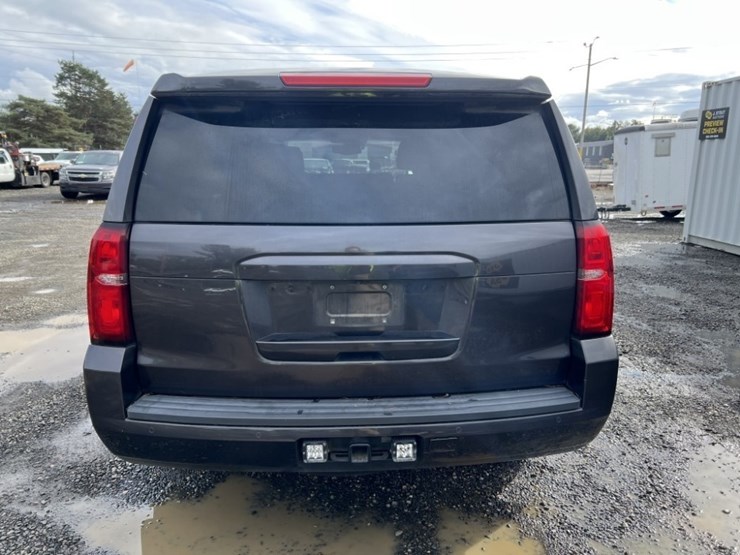 2015-chevrolet-tahoe-image-5