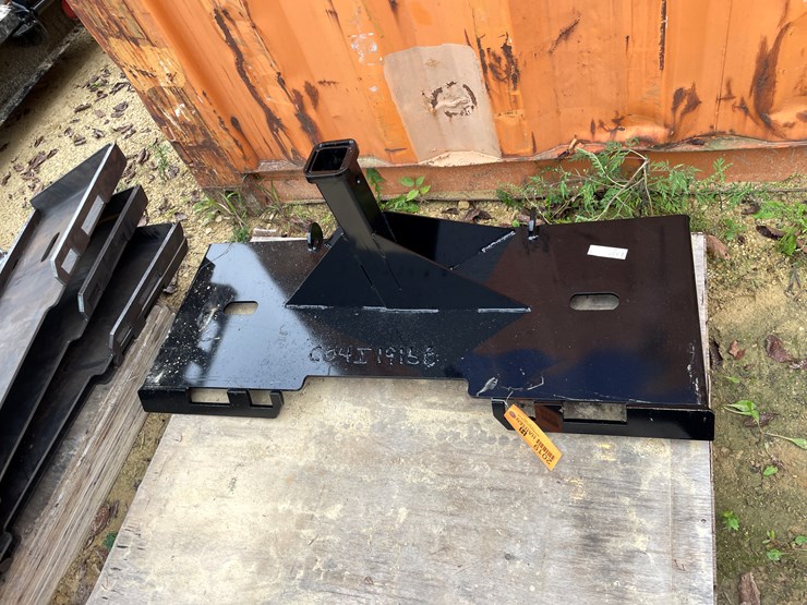 #2019-•-new-kc-skid-steer-2"-hitch-receiver-image-2