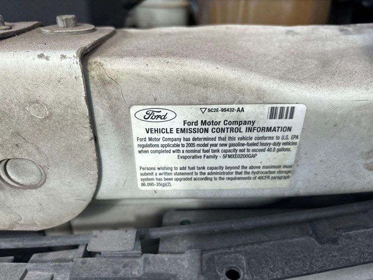 2005-ford-e250-image-15
