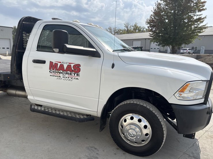 2015-dodge-ram-3500-image-9