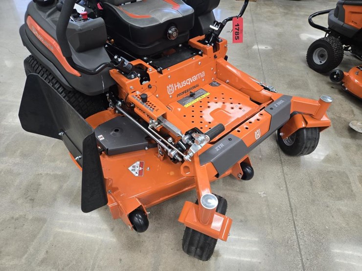 #1785-•-2023-husqvarna-z-560l-zero-turn-lawn-mower-image-10