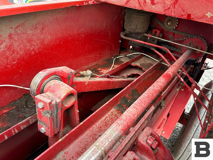 2008-new-holland-580-image-26
