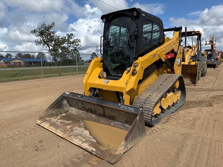 2023-caterpillar-259d3-image-2