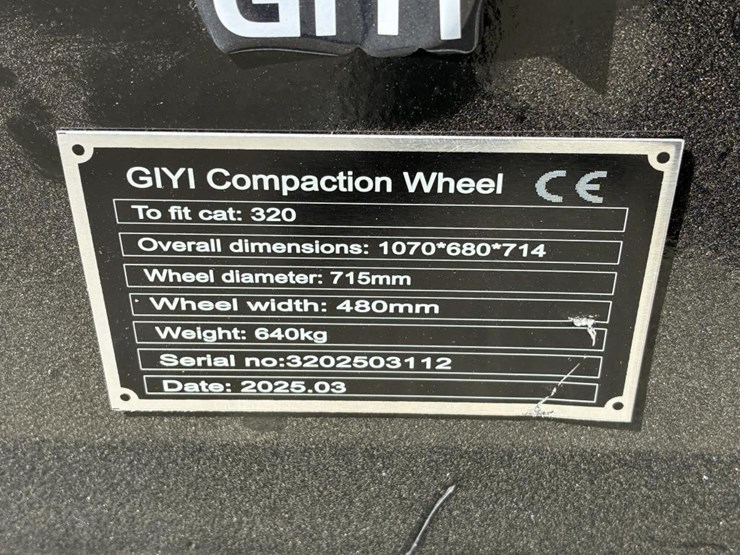 caterpillar-320-image-5