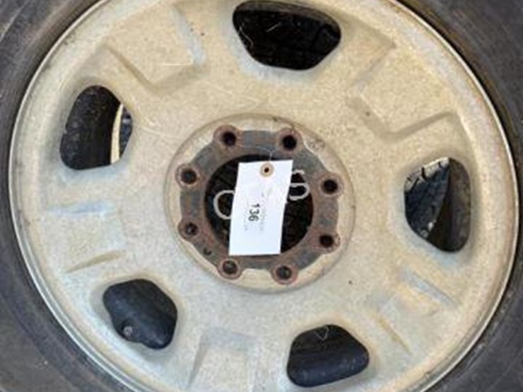 #136-•-(5)-8-lug-rims---275/65r18-image-4