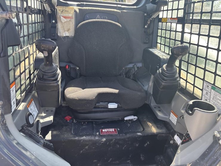 2022-bobcat-t870-image-28