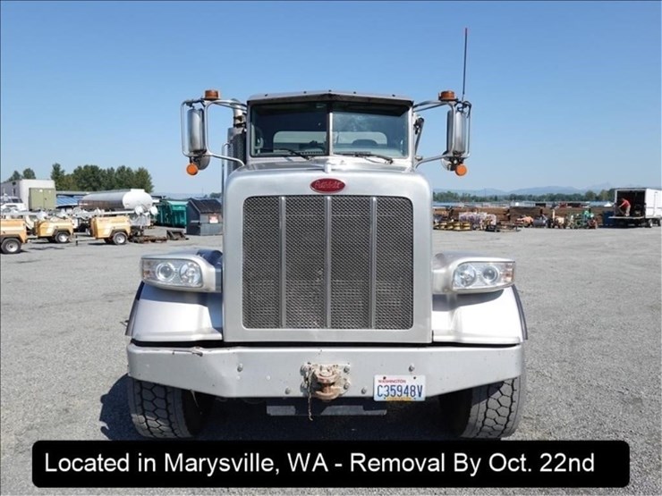 2015-peterbilt-367-image-40
