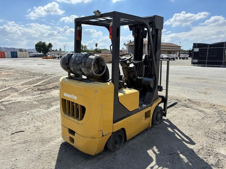 2004-komatsu-c30axps-forklift-image-3