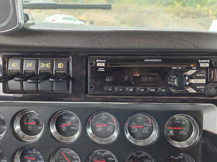 #1701-•-2013-kenworth-t800-log-truck-image-99