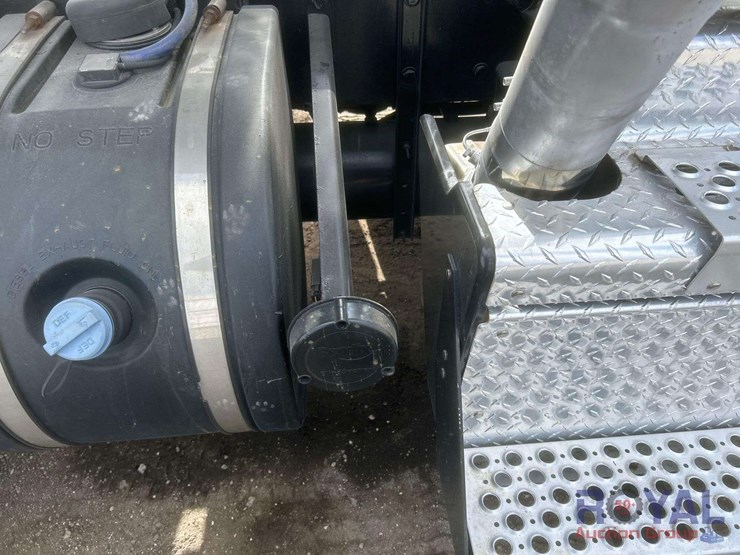 2018-kenworth-t680-image-11