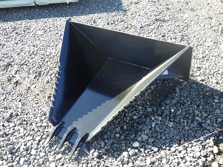 skid-steer-stump-bucket-image-1