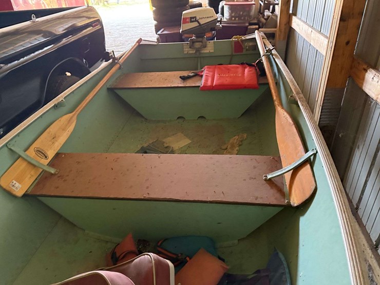 1972-lund-12'-boat,-aluminum,-johnson-4hp-motor-image-10