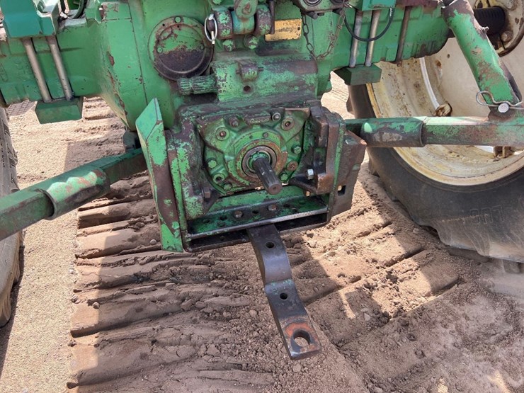 john-deere-3020-image-13