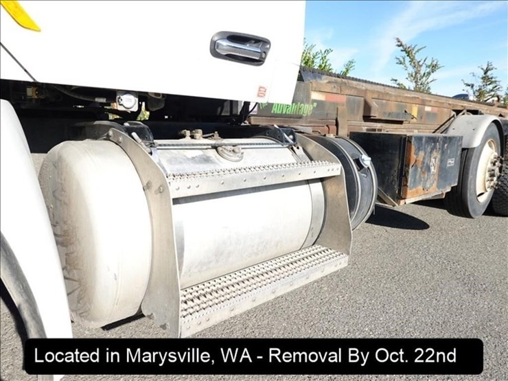 2015-peterbilt-567-image-31