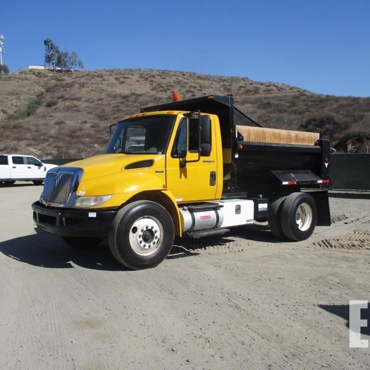 2011 INTERNATIONAL DURASTAR 4300