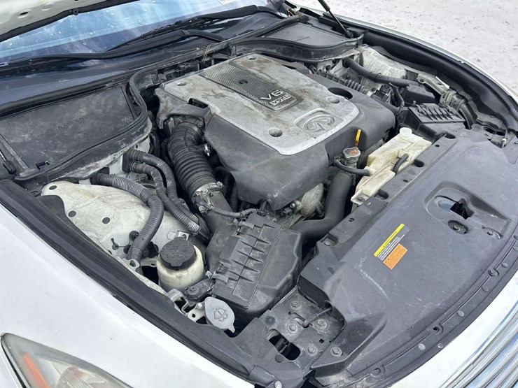 2013-infiniti-g37-coupe-image-9