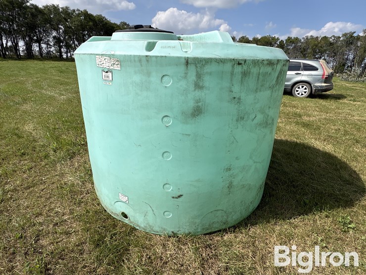 green-1500-gallon-liquid-tank-image-1