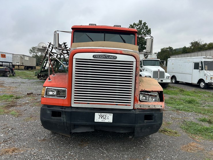 1995-freightliner-fld120-image-8