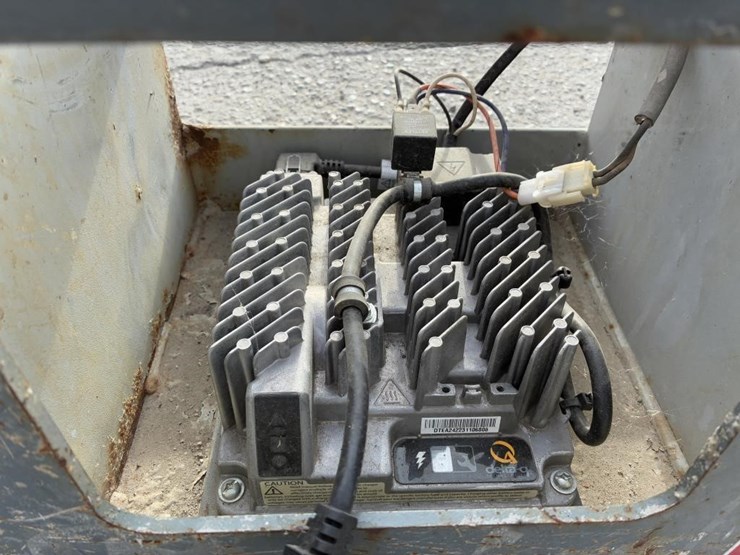 skyjack-sj-3226-scissor-lift-image-7