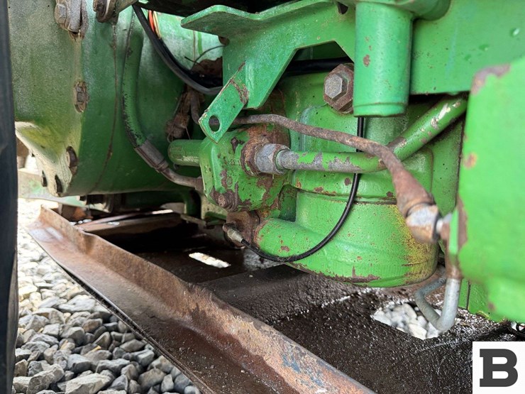1989-john-deere-2855n-image-40