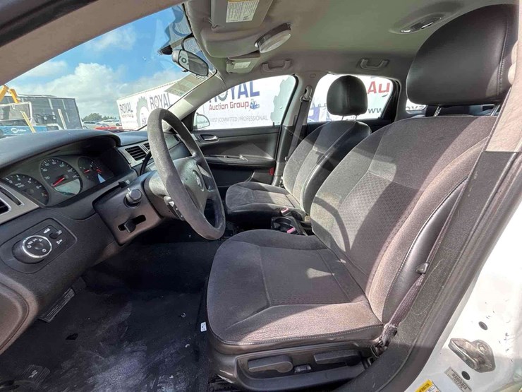 2012-chevrolet-impala-sedan-image-12