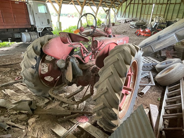 #4484-•-mccormick-super-h-tractor-image-4