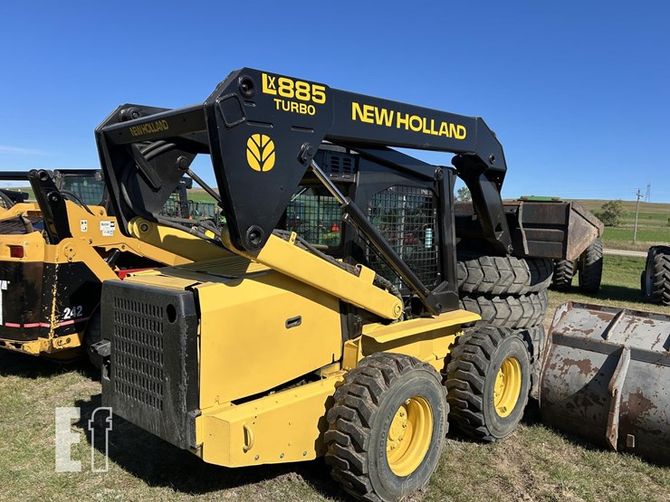 new-holland-lx885-image-5