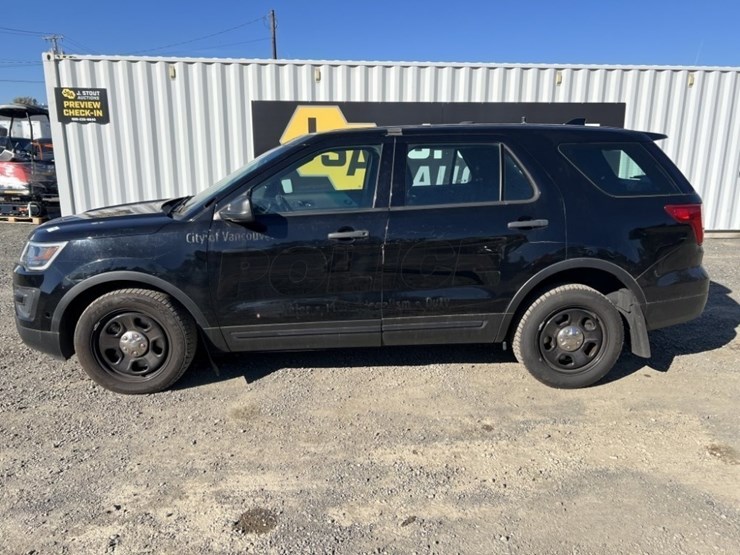 2017-ford-explorer-image-7