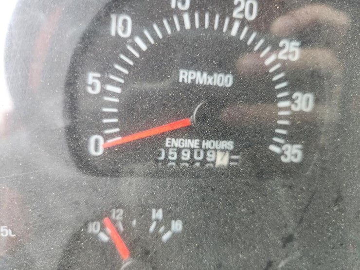 #1648-•-2001-sterling-single-axle-patrol-truck-image-74