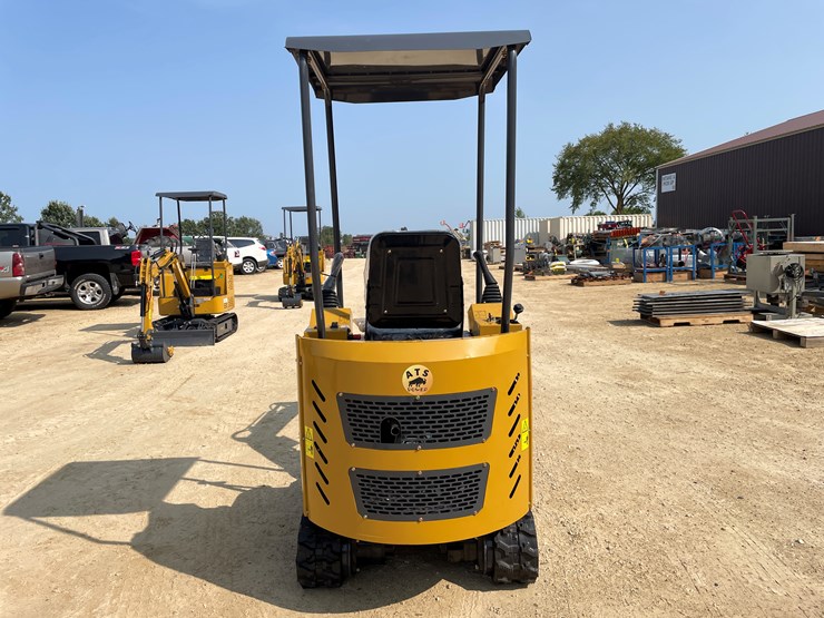 #211-•-new-rt15r-mini-excavator-image-4
