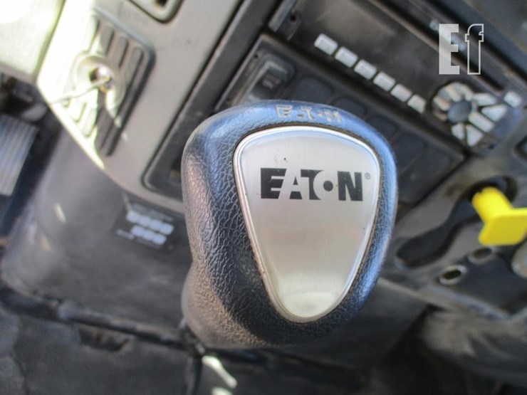 2013-international-durastar-4300-image-10