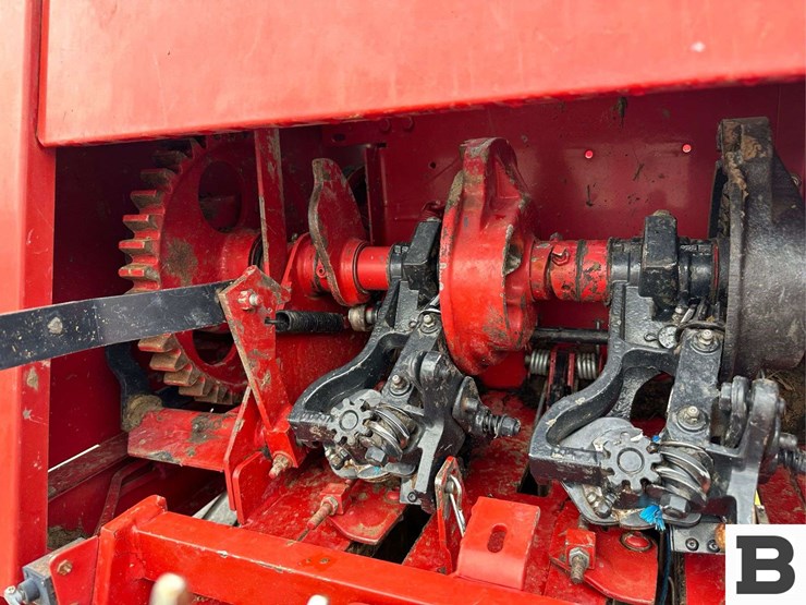 2008-new-holland-580-image-30