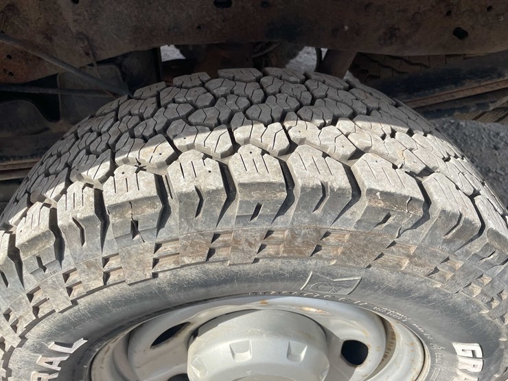 2011-ford-f250-xl-image-11