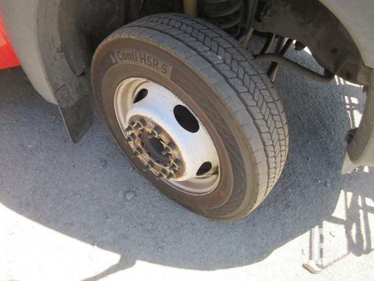 2016-ford-f550-image-21