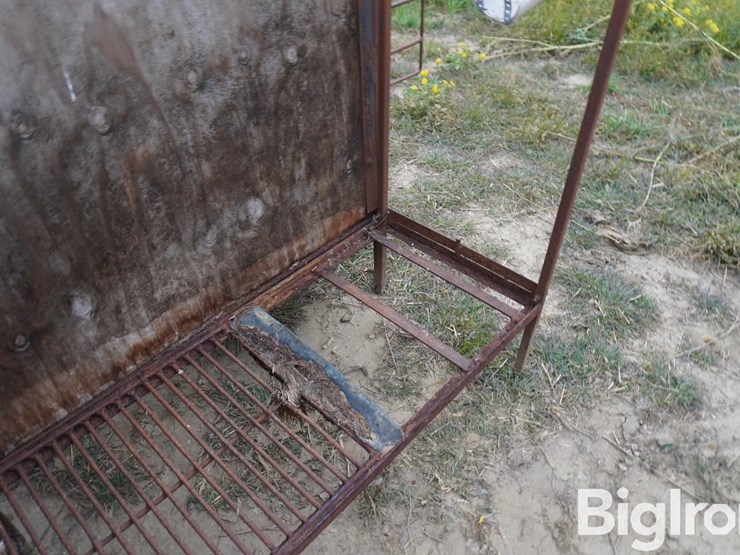 raised-calf-crates-image-16